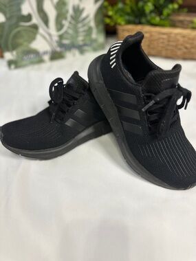 Adidas Women Black Knit Running Shoes with Subtle White Heel Accent